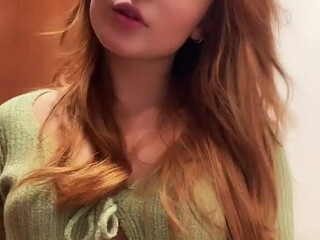 Larissa Manoela onlyfans slender chick jerks off