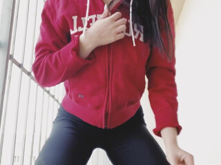 Anna aka arilaviee onlyfans Erotic gymnast effectively changes poses