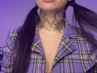 AleRoseBunny onlyfans Slender babe masturbates shaved pussy