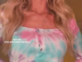 sarahardel onlyfans Blissful doll chatting in fries