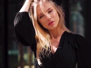 sarahardel onlyfans Cute curvy dancing striptease