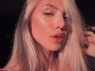 sarahardel onlyfans Donetsk Star Masturbates Pussy