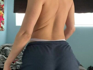 Alliecatt onlyfans Juicy slut gets fucked by strap-on