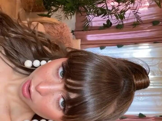 Riley Reid (rileyreidx3) onlyfans playing with a vibrator