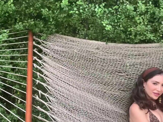 Riley Reid (rileyreidx3) onlyfans caresses gorgeous ass