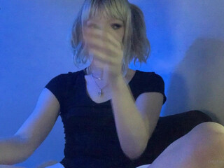 Angelעs Diary aka angeldiaries onlyfans Cute young lady shows big tits