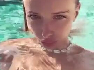 Lola Bunny (lolabunnytape) onlyfans Beautiful model seduces with big booty