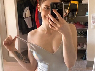 Reislin onlyfans Cute girl shows sexy body