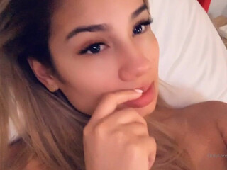 TheChantal onlyfans Shmara is exciting for both holes