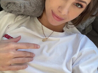 Miss_Dxxx onlyfans chick with juicy cap