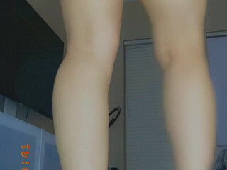 Lilly Kash (lillykash) onlyfans Experienced mare test hammering anus