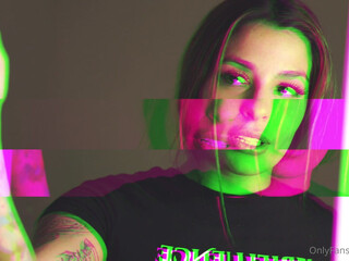 Its_Kaai Naughty Shmara gently pulls pussy