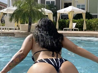 Its_Kaai Tender kitty indulges in sex toys