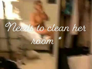 Emira Kowalska (Emira Foods) onlyfans Big tit babe bares sexy body