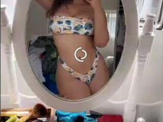 Emira Kowalska (Emira Foods) onlyfans Experienced kraj caresses his body