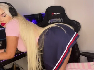 BELLE BARBIE (bellebarbie) onlyfans Young lady in stockings fucks pussy