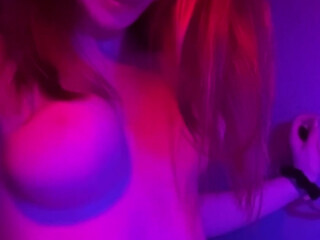 lacy lotus, lacylotus, skylarxraee onlyfans Beautiful bitch jerks off with an unusual device