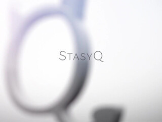 StasyQ Hot chick fucks both holes