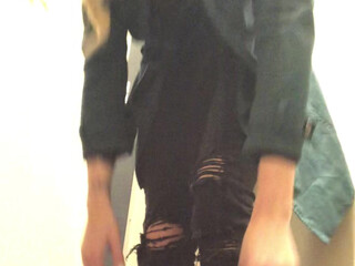 UK Dreamx (ukdreamx) onlyfans Amazing chick masturbates shaved pussy