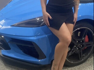 Miss Lexa (misslexa) onlyfans pushes the whole toy