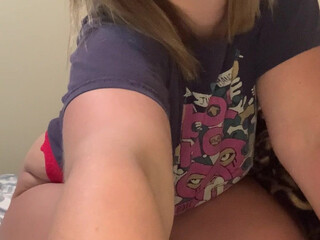 Lemon__Cakes onlyfans Gorgeous mare gently massages pussy