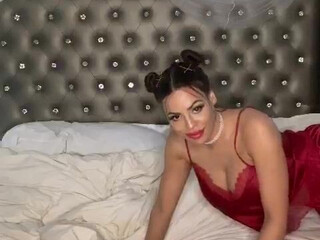 LUNA STAR onlyfans Sexy doll gives her elastic ass