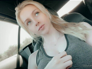 Msfiiire onlyfans Nackte Asiatin neckt dich