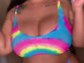 AllCurrency onlyfans Shy babe fucks her cunt with a sex toy