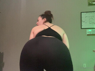 Alex Blair aka itsalexblair onlyfans hot chaturbate 2022 show with busty milf