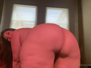 Alex Blair aka itsalexblair onlyfans Ticket show with a very sexy little