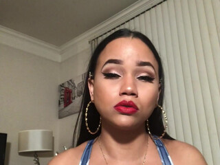 Rosecubana onlyfans A wonderful beast takes a shower