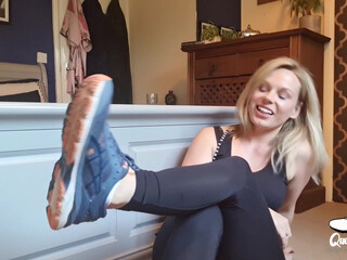 Queengf90 onlyfans super chicula jerks off