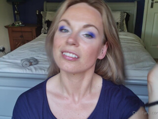 Queengf90 onlyfans scrawny horny girl wants to be naughty