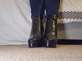 Queengf90 onlyfans adorable little doll and her little holes