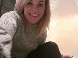 Queengf90 onlyfans Crazy brunette fucks wet pink hole with 2022