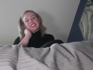 Queengf90 onlyfans Bonga sex toy show with a teen in the shower