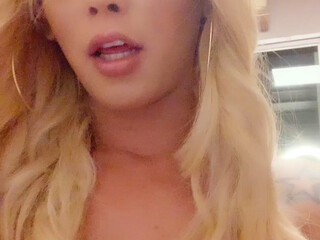 Leticia Rodrigues aka lehro69 onlyfans Hot brunette with very big natural tits_CHATURBATE