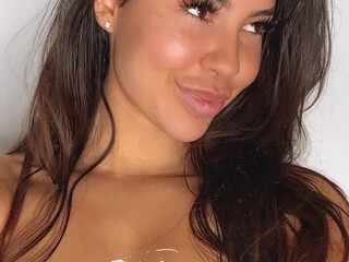 thatslutsav aka Savana Sky onlyfans Free female chatrubate with leggy beauty