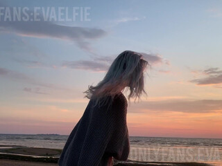 eva elfie onlyfans Juicy chick rides fucking