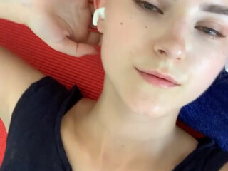 eva elfie onlyfans Young slut caresses shaved cunt