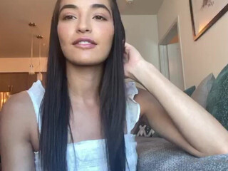 emily willis onlyfans caresses her ass