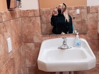 TheRealBrittFit onlyfans Babyface girl masturbates