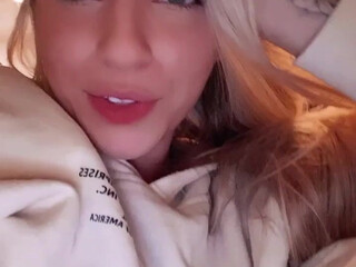 TheRealBrittFit onlyfans Amazing slut fucks wet pink hole