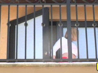 Sara Jay onlyfans Sexy Teen spielt mit Klitoris