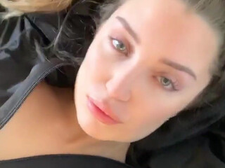 Jane Lucier onlyfans gets an orgasm