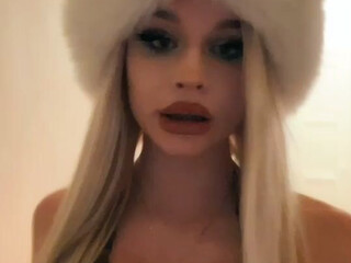 Chloe Spencer aka Ch111oe onlyfans Busty chick shows off her charms