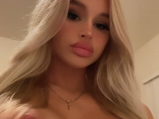 Chloe Spencer aka Ch111oe onlyfans Chaturbate Sexy latin big breasts