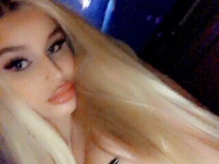 Chloe Spencer aka Ch111oe onlyfans Sexy babe dancing striptease