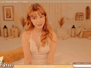 ziafox onlyfans Flashing her wet sexy wet pink hole