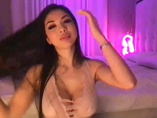 lexivixi onlyfans Cheeky bitch exposes beautiful tits
